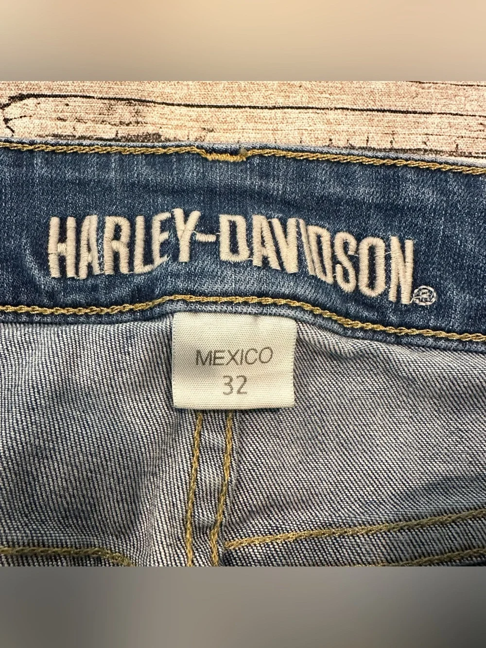 Harley Davidson Classic Women's Uneven Wash Blue Boyfriend Jeans Size 32 (14)